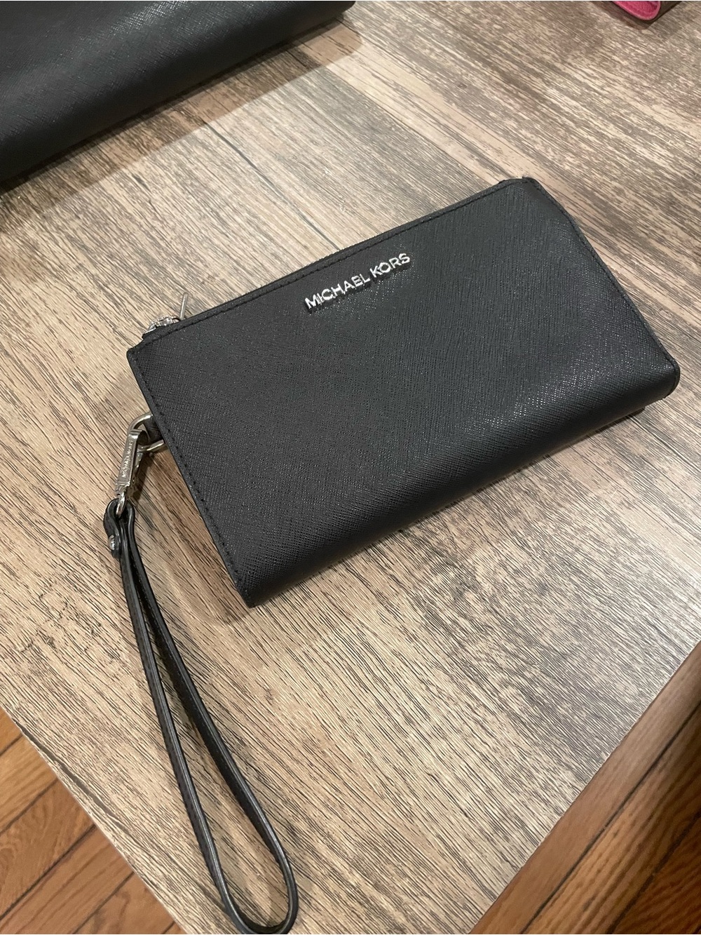 Michael Kors Black Saffiano Zip Wristlet Wallet - Picture 2 of 7